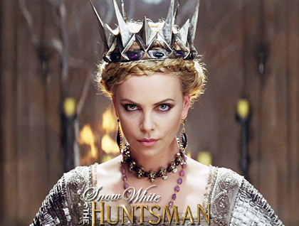 Snow White and the Huntsman (2012) cover poster.